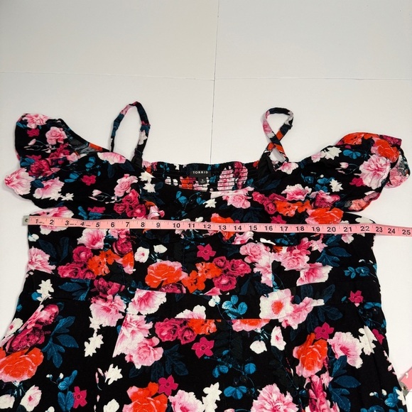 Torrid Floral Cold Shoulder Ruffle Midi Dress Size 3 (3X) - Picture 4 of 9